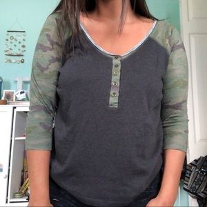 Billabong camo baseball tee